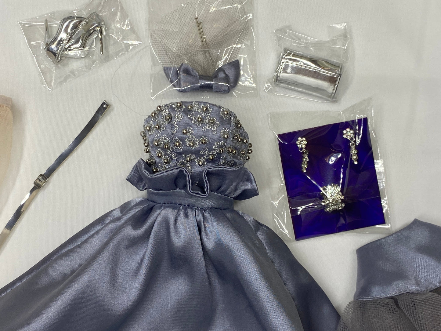 Poppy Parker Silver Soiree Fashion Royalty Integrity Toys Full Ensemble Outfit
