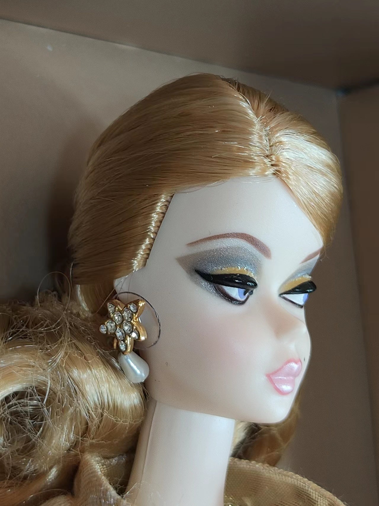 Golden Gala White Silkstone Barbie Fashion Model Doll 2009 NBDCC 50th Anniversary Mattel NRFB