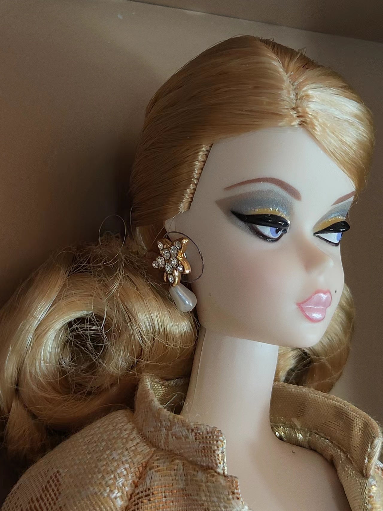 Golden Gala White Silkstone Barbie Fashion Model Doll 2009 NBDCC 50th Anniversary Mattel NRFB