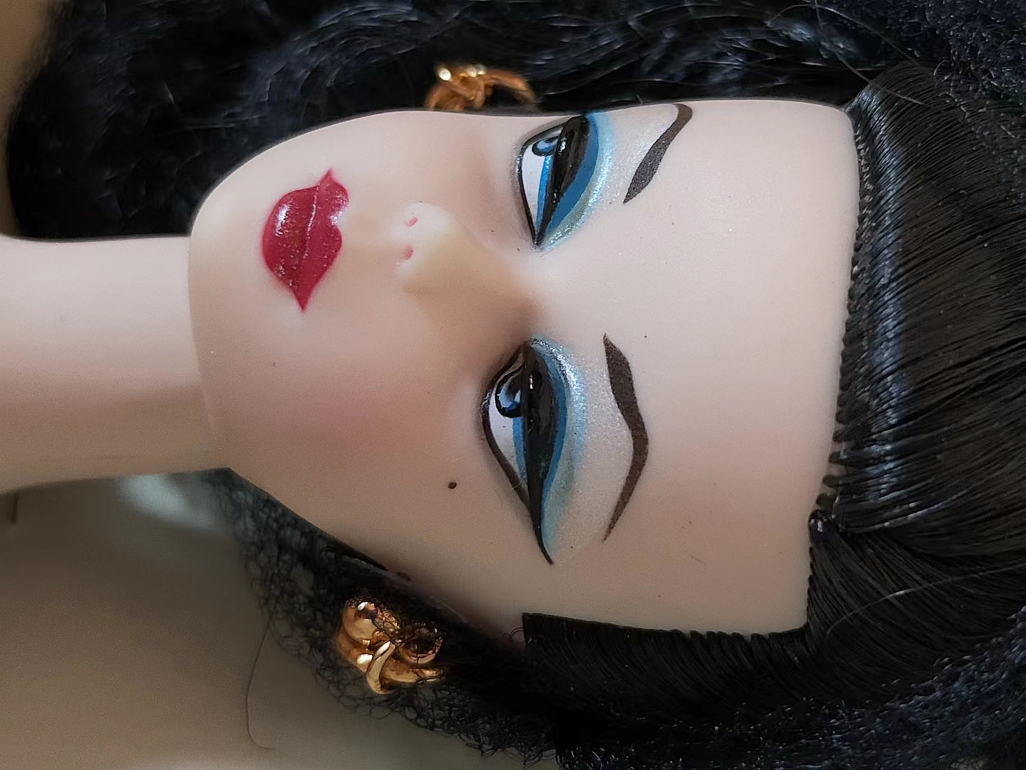 Silkstone Barbie Doll Platinum Raven hair Debut Fashion Model by Mattel