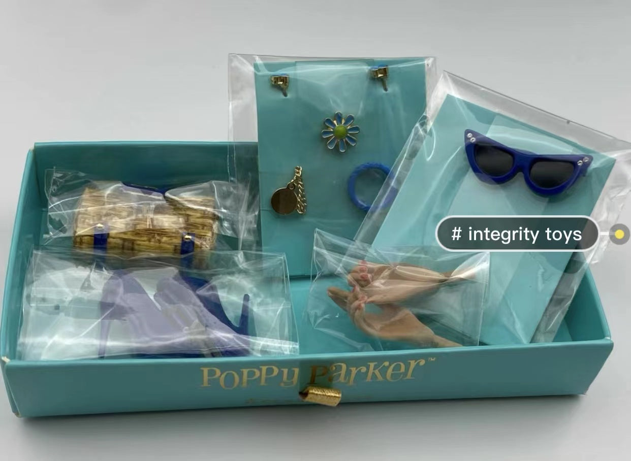 Girl Talk Poppy Parker Darla Daley City Sweetheart Integrity Toys Doll Giftset