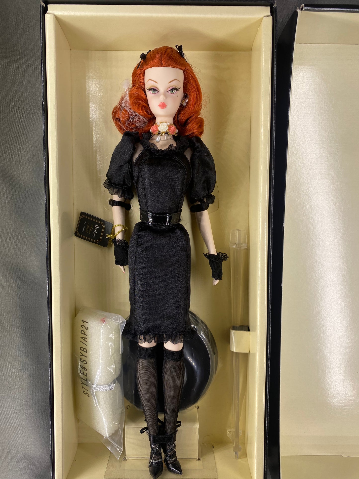 Silkstone Fiorella Barbie Model doll Redhead Paris Fashion Doll Festival Fashion Model Mattel