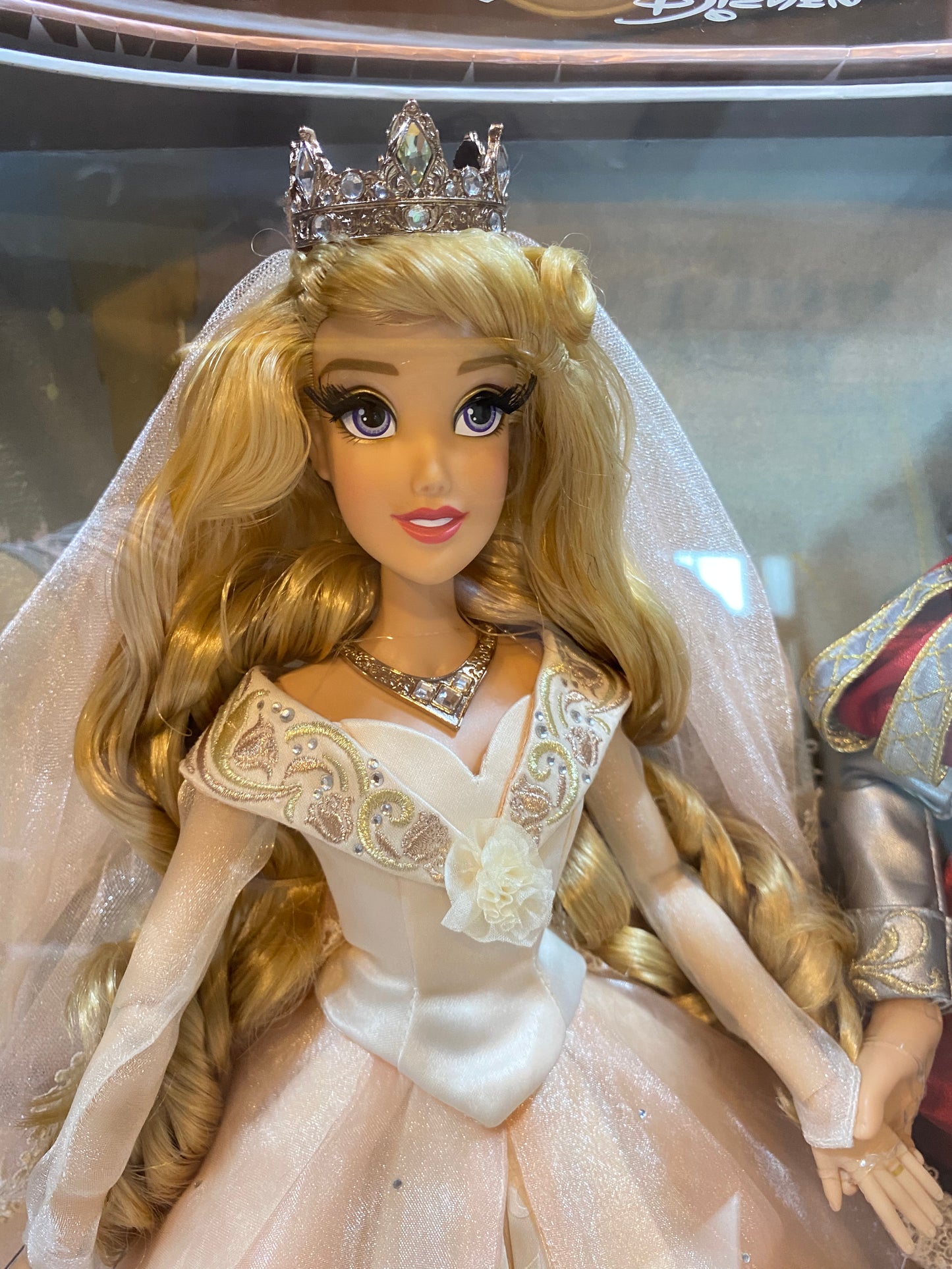 Disney Aurora and Prince Phillip Doll Set Platinum 60th Anniversary Wedding Sleeping Beauty