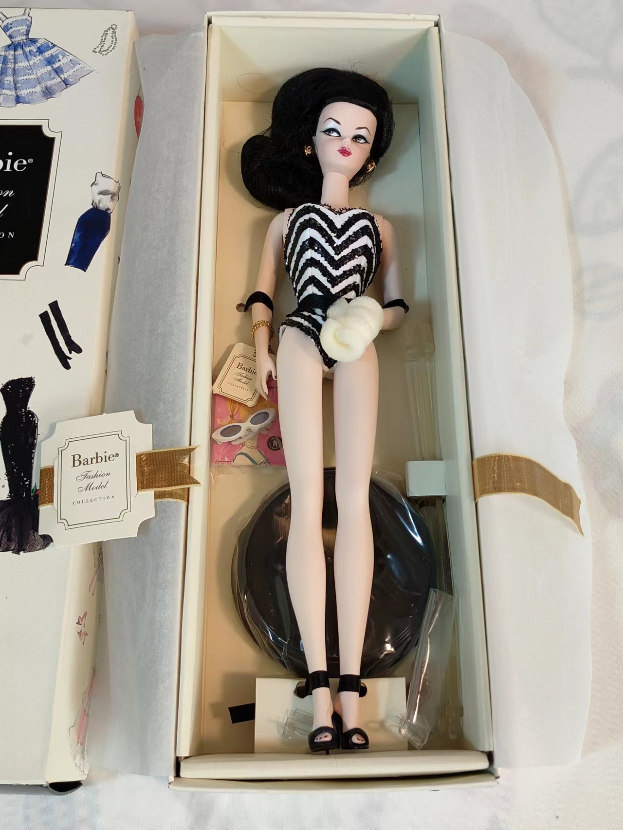 Silkstone Barbie Doll Platinum Raven hair Debut Fashion Model by Mattel