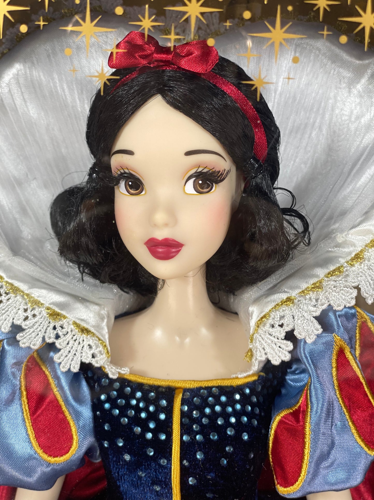 Disney Shanghai Snow White Doll Grand Opening Limited Edition L1200 Store Resort