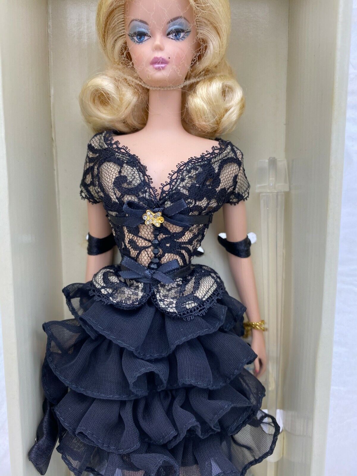 A Trace of Lace Doll Silkstone Barbie Blonde Platinum Label Japan Exclusive Fashion Model Mattel